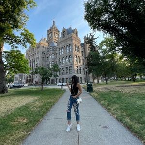 Meet your Posher, Isabel